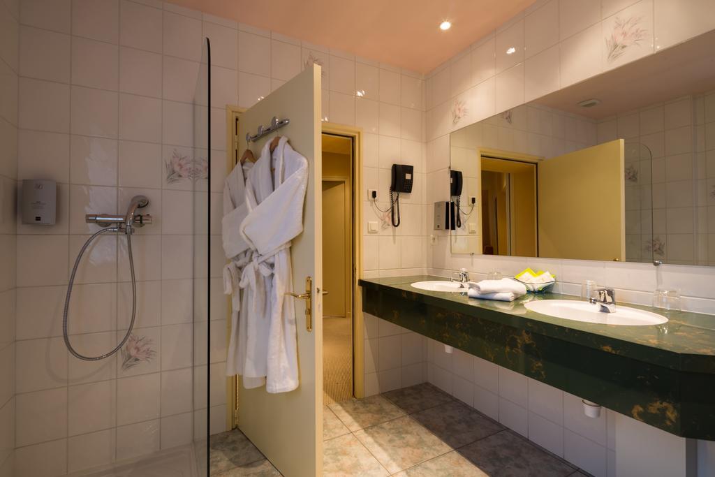 Auberge Du Lac, Sure Hotel Collection By Best Western Mesnil-Saint-Pere Exterior photo