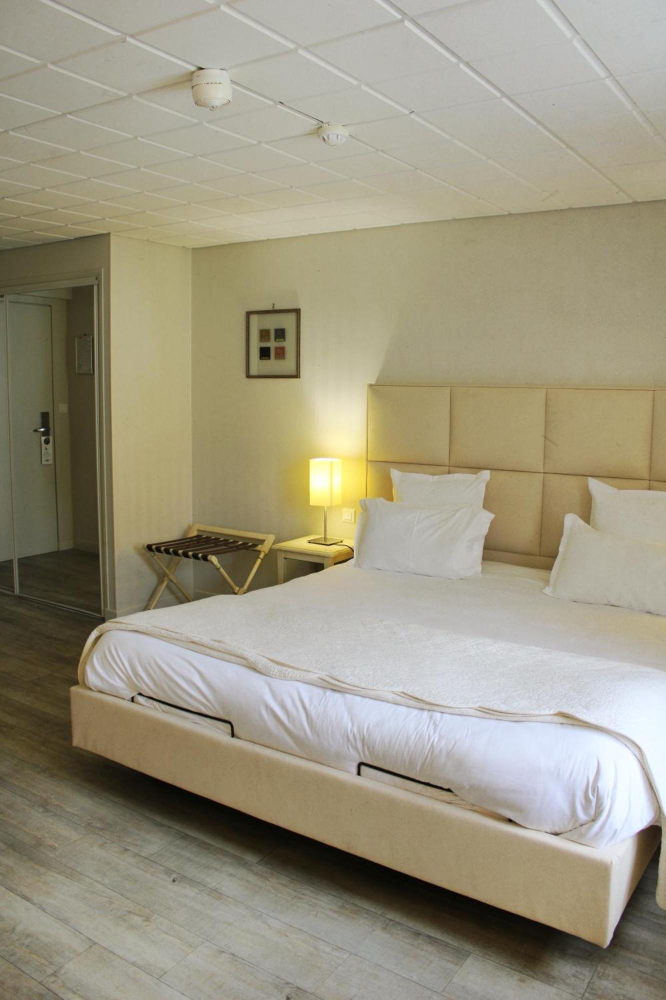 Auberge Du Lac, Sure Hotel Collection By Best Western Mesnil-Saint-Pere Exterior photo